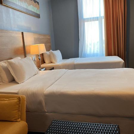 The Lanes Hotel Tutong Exterior foto